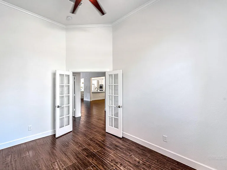 6 Old River Pl — Photo 10