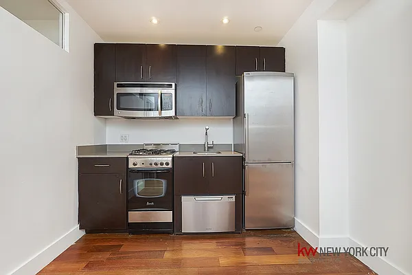 Rented by Keller Williams NYC | media 17