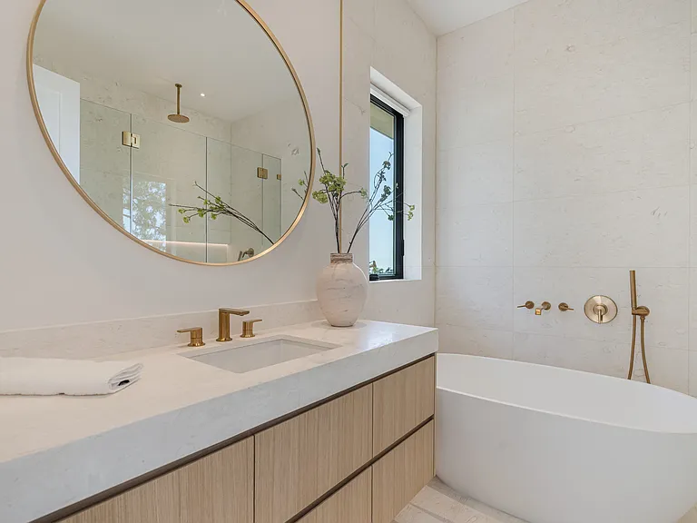 1205 Las Lomas Pl — Photo 23