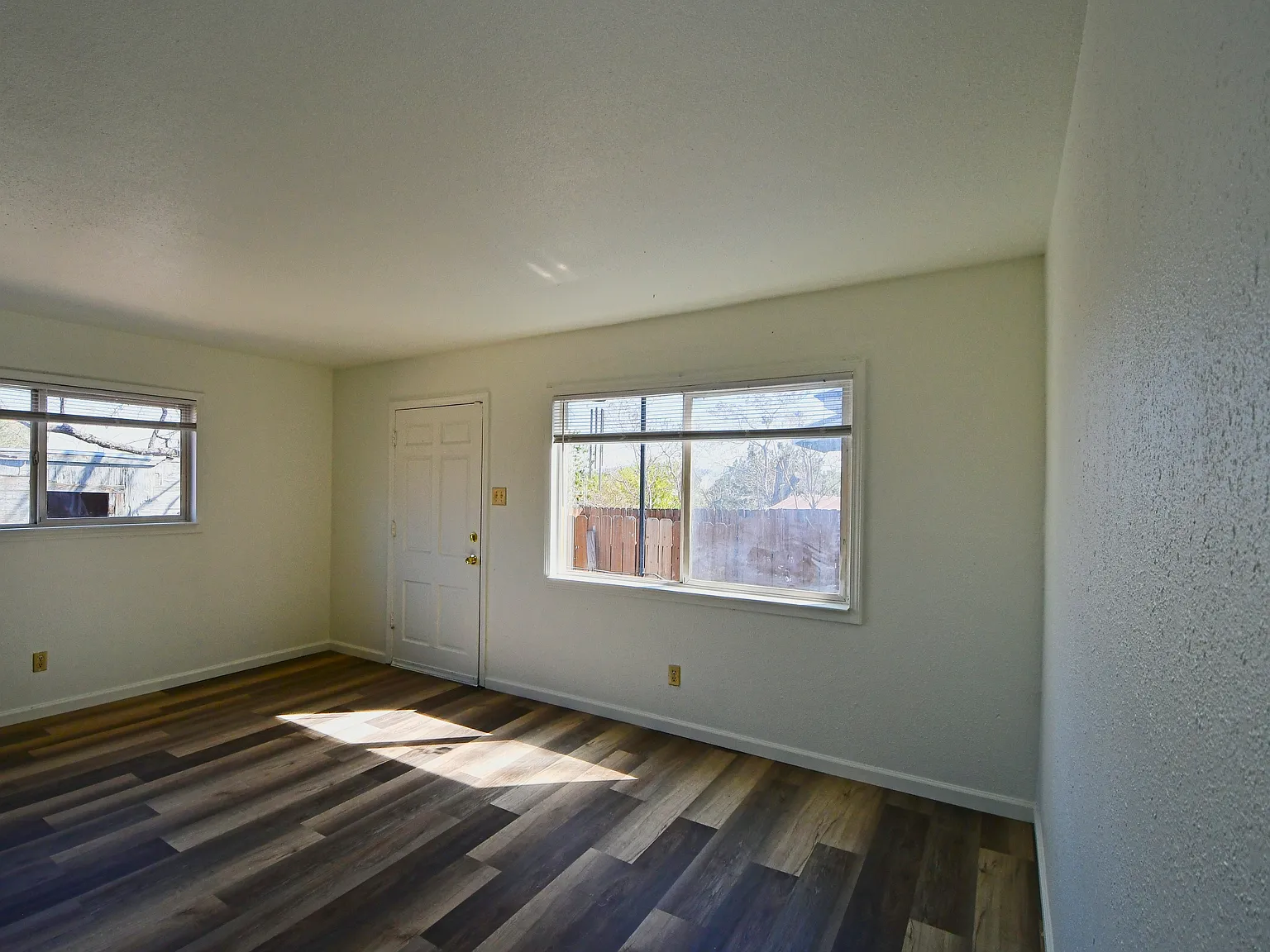 2 bed, 700 sqft, $1,450 — Photo 4