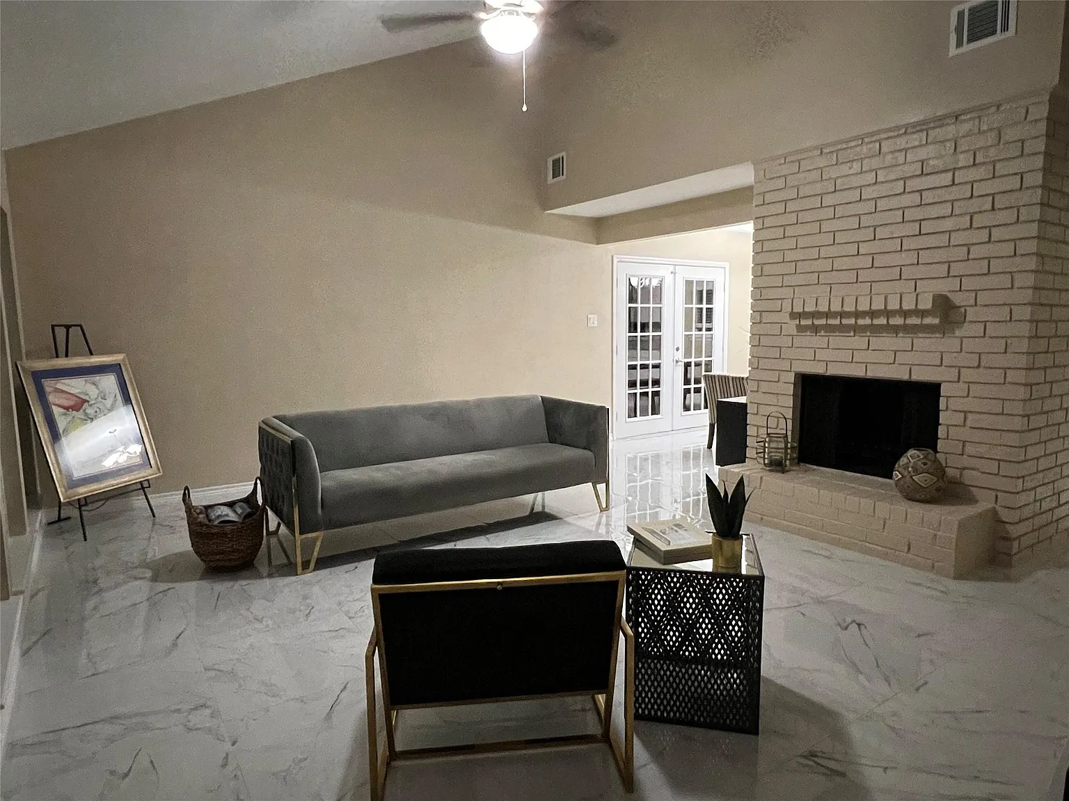3 bed, 2.5 bath, 1751 sqft, $2,100 — Photo 2