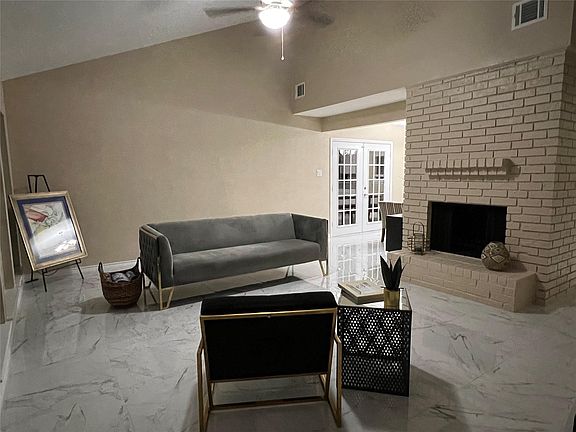 4th image of 15138 Tresch Ln