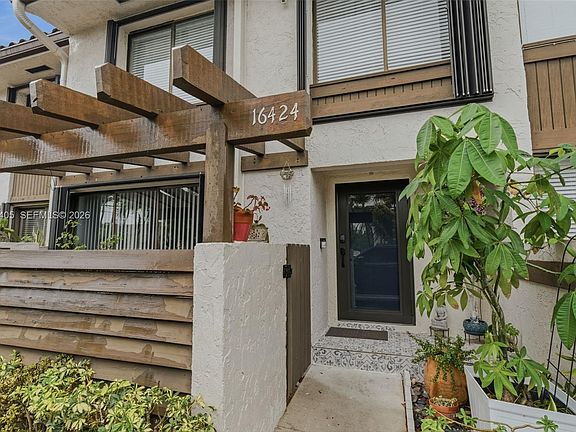 2nd image of 16424 NE 26th Ave #4