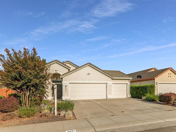 3rd image of 4427 Hedge Ave