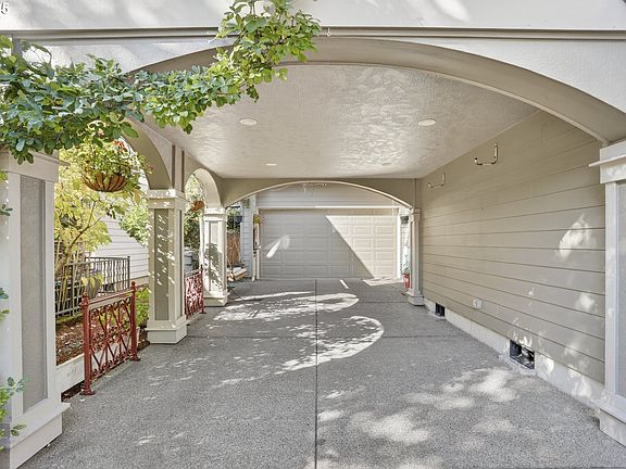 2nd image of 4473 NW Oxbridge Dr