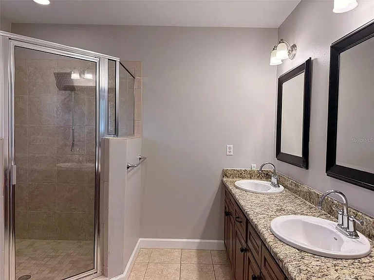 6815 S Juanita St #B — Photo 14