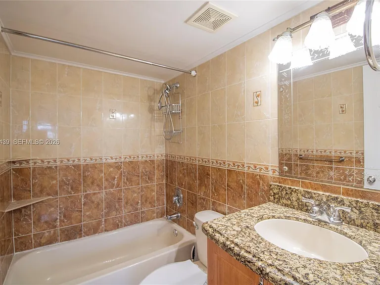 4758 W Flagler St #14 — Photo 10