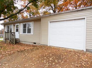 604 N Springfield St, Saint James, MO 65559