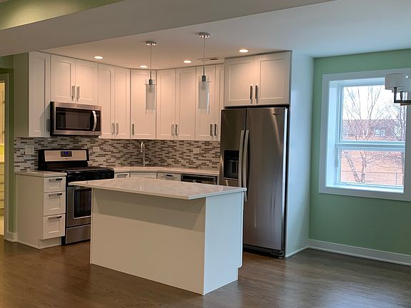 3rd image of 3806 N Cicero Ave #2R