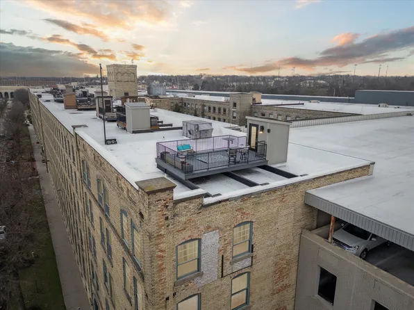 940 Monroe Ave NW Unit 563, Grand Rapids, MI 49503