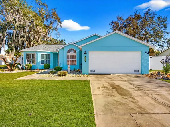 5118 Royal Oak Dr, Fruitland Park, FL 34731