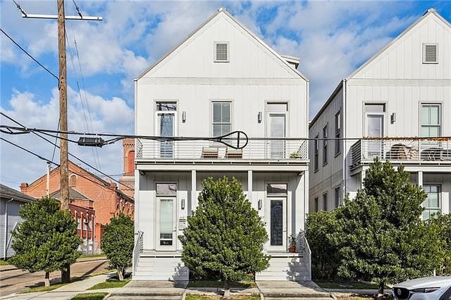 1st image of 639 Philip St Unit 639