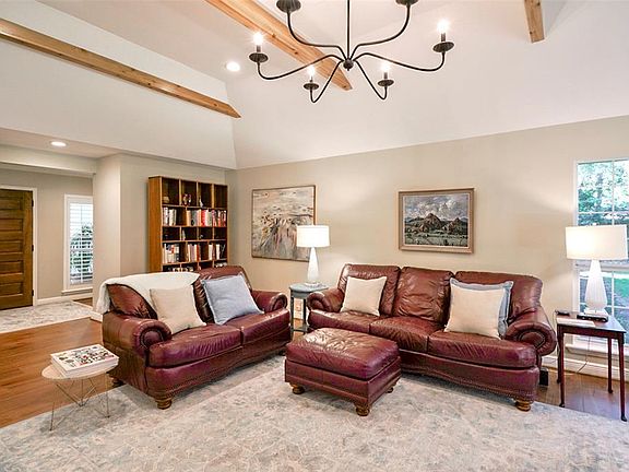 5th image of 2615 Kings Forest Dr