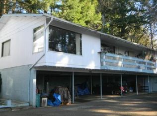 520 Crestview Dr, Reedsport, OR 97467