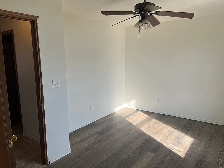 249 E Terrace Ct — Photo 5