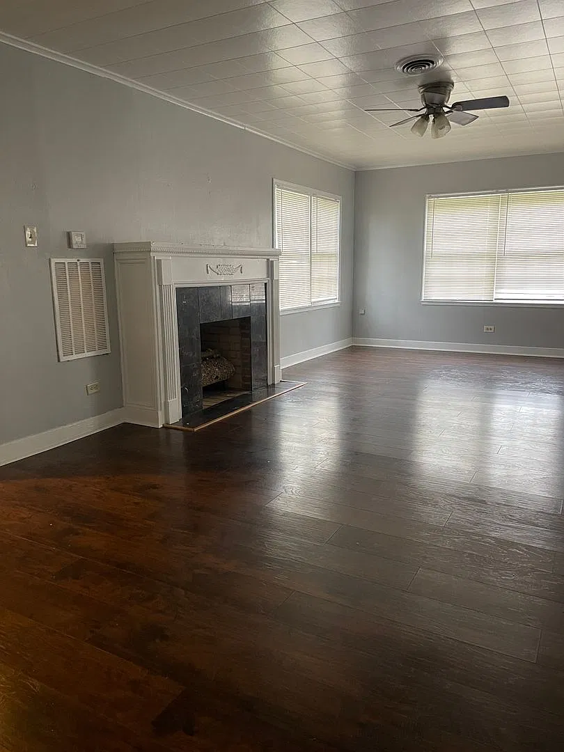 3 Bedrooms 2 Bath Spacious Brick Home — Photo 3