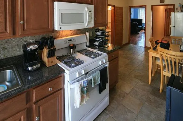 Rented by Horowitz Real Estate | media 37