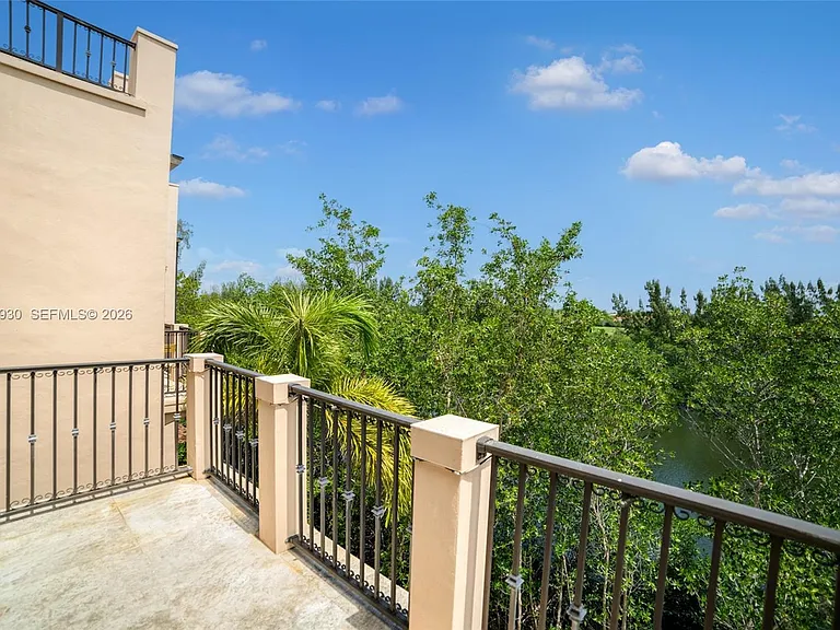 6226 Paradise Point Dr — Photo 61