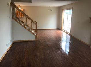 4076 Beaver Dam Rd, Eagan, MN 55122