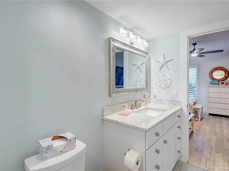 245 NE Macarthur Blvd #11 — Photo 13