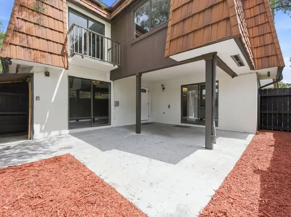 2101 White Pine Circle #D, Greenacres, FL 33415