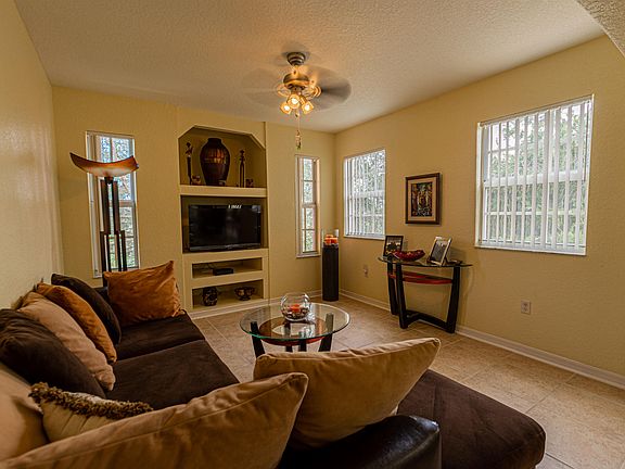 2nd image of 132 SW Peacock Blvd APT 17-201