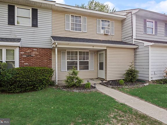 3rd image of 2 Vernon Ct