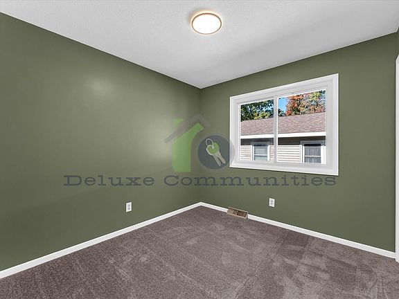 3rd image of 4186 Ambrose Ave NE