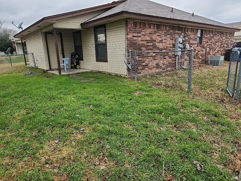 315 Janelle Dr — Photo 13
