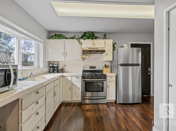 132 Highland Dr, Medford, OR 97504