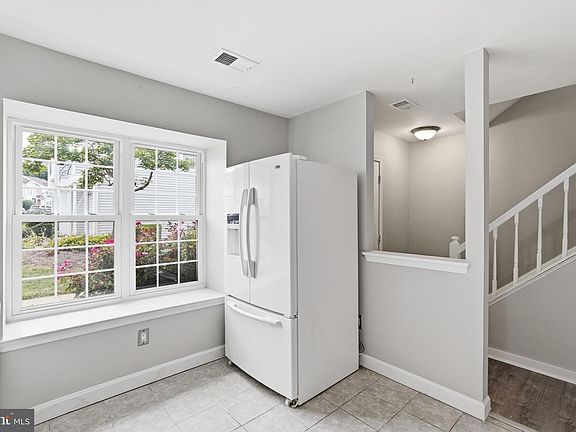 5th image of 31 Essex Sq