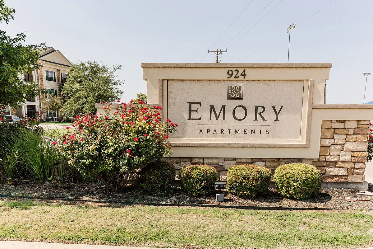 Emory — Photo 1