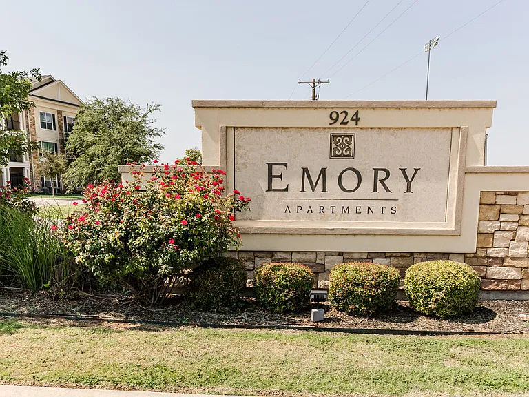 Emory — Photo 1