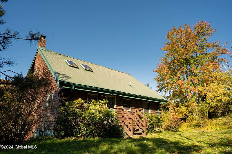 2nd image of 124 Bates Road