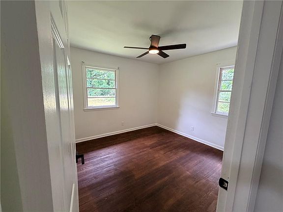5th image of 315 Dallas Dr