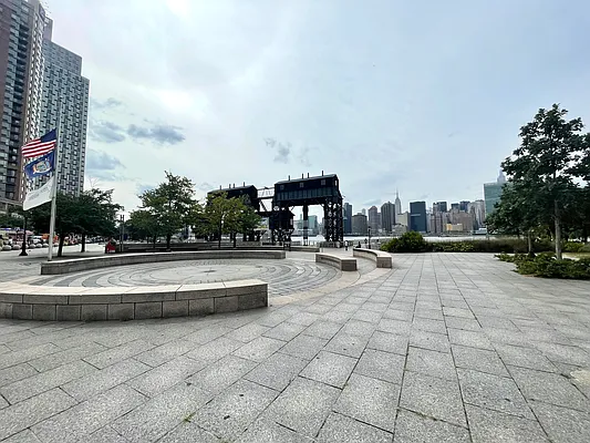 Rented by Compass | media 16