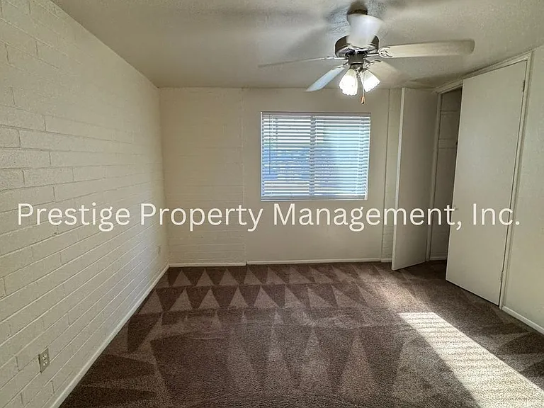 2525 N Alvernon Way #B4 — Photo 16