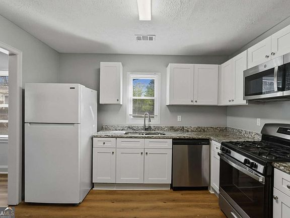 4th image of 3741 Loren Dr