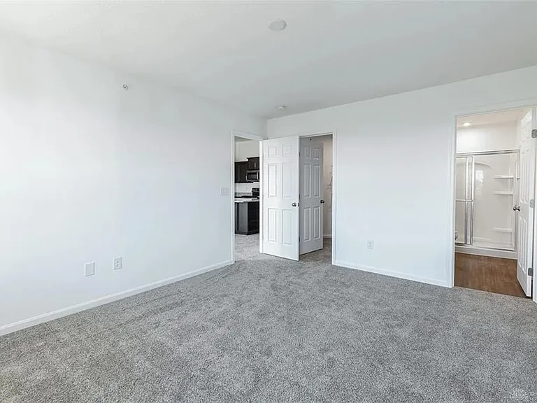 5239 Hazeltine Ln — Photo 10