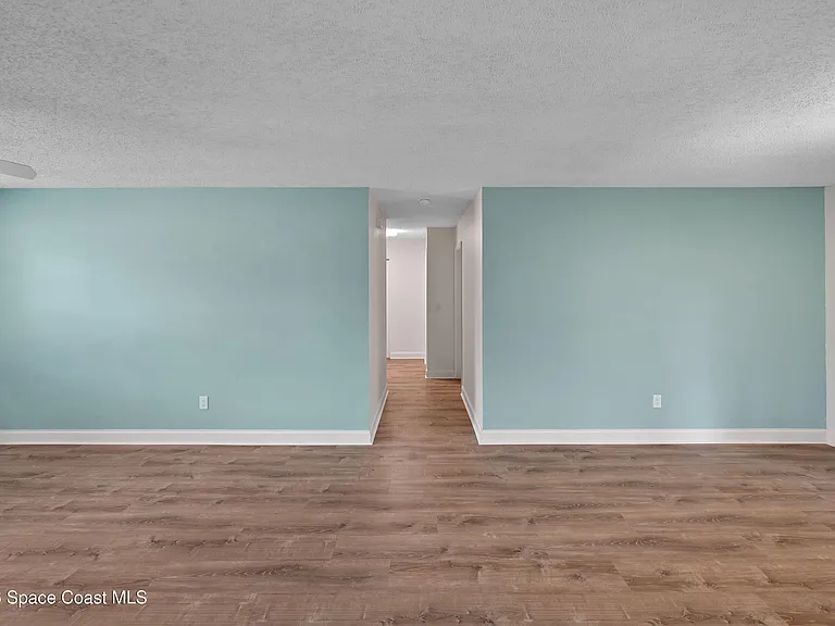 400 Calabria Ave SE — Photo 5