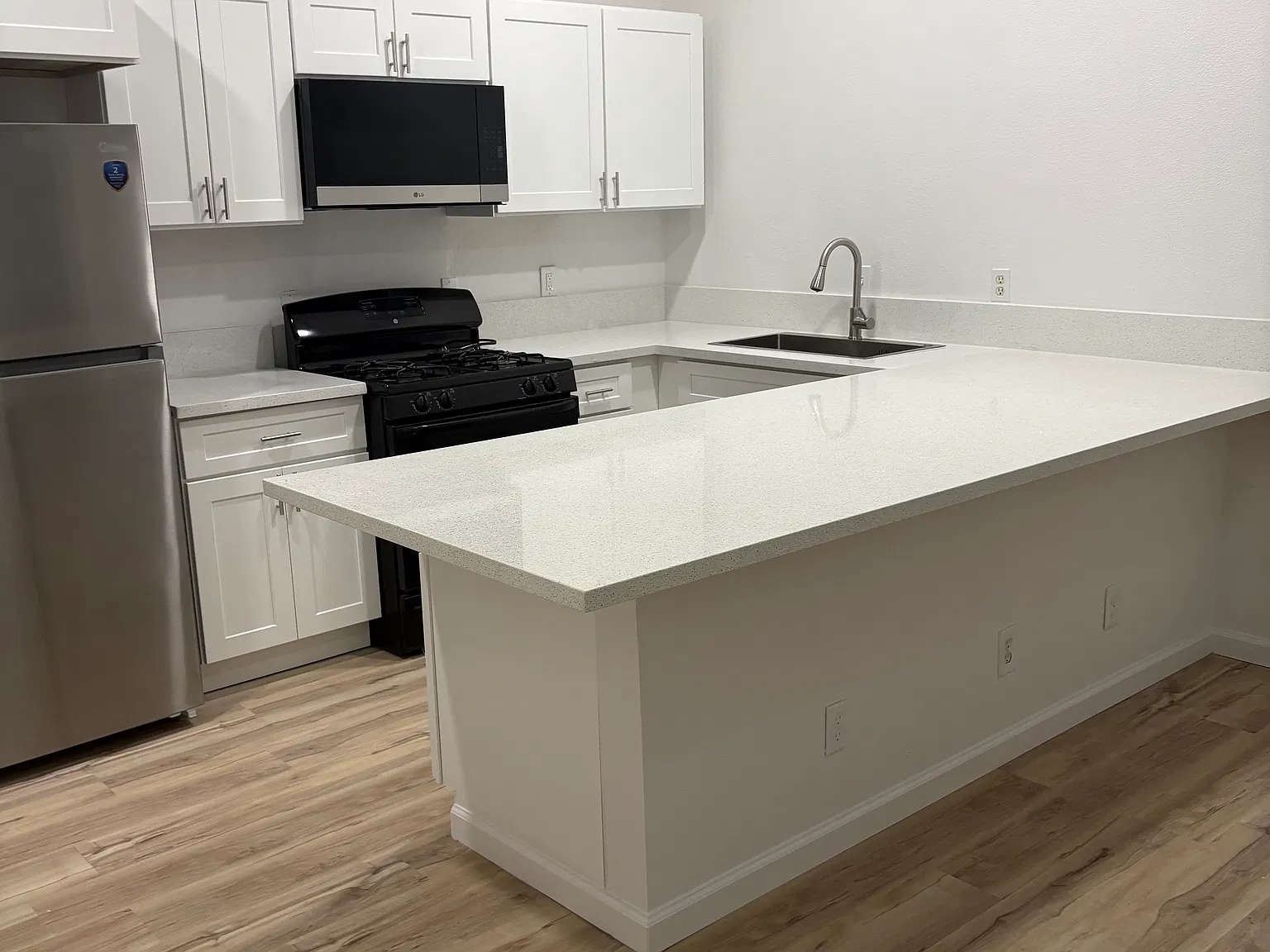 3 bed, 1100 sqft, $1,795 — Photo 1