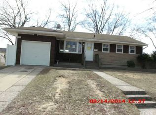 20 E Chestnut St, Central Islip, NY