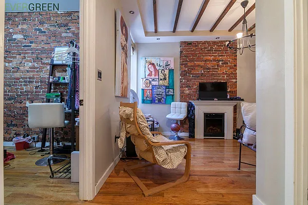 Rented by Evergreen Apartments BK | media 5