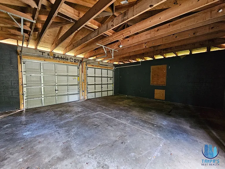 1516 Holly Rd — Photo 18