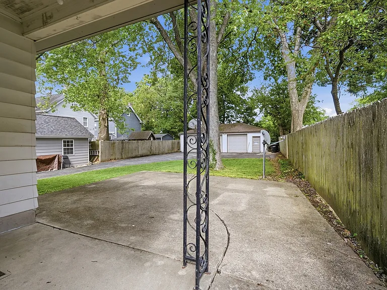 3774 Drake Ave — Photo 45