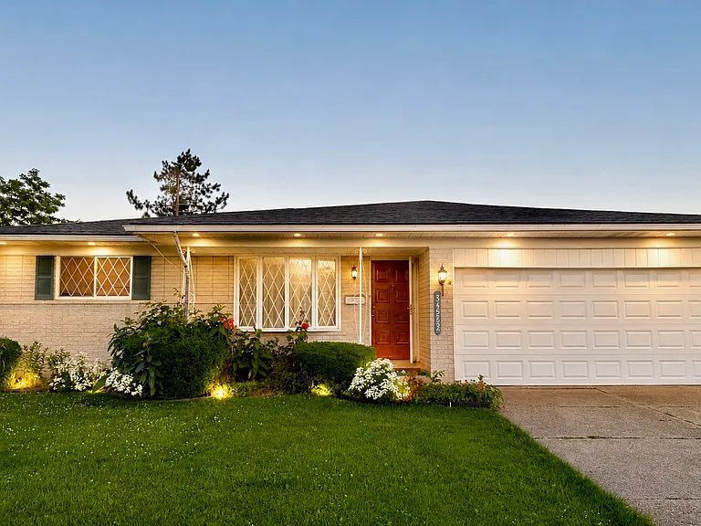 34552 Hawke Dr — Photo 1