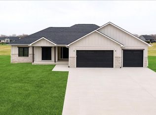 6653 Elk Pl, Columbus, NE 68601