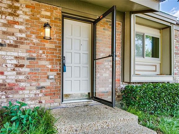 3rd image of 10509 Boedeker Dr