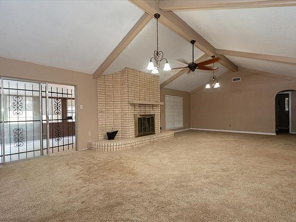 2nd image of 1614 Lindenwood Dr
