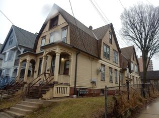 1822 N Arlington Pl, Milwaukee, WI 53202